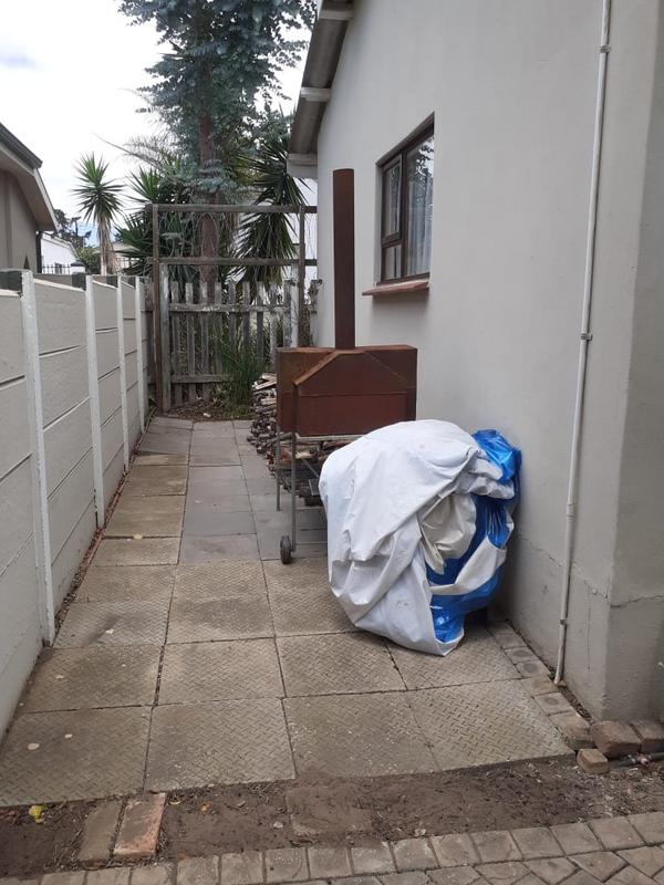 4 Bedroom Property for Sale in Albertinia Western Cape